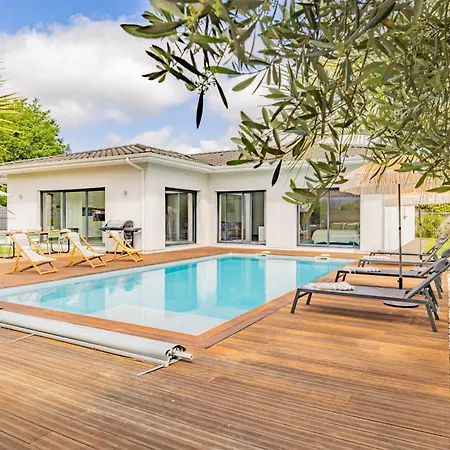 Jolie Avec Piscine Classee 4 Etoiles * Mios