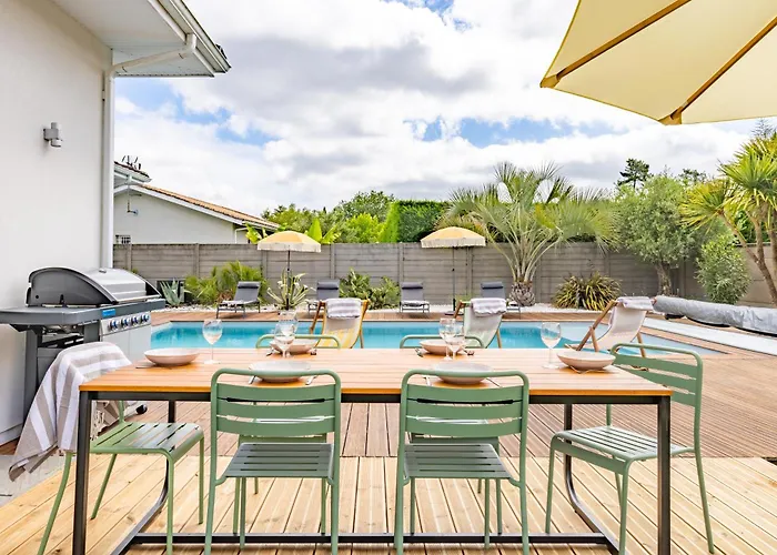 Jolie Avec Piscine Classée 4 étoiles Villa *